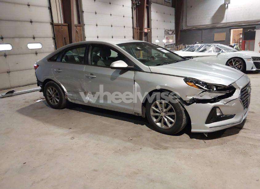 Photo 6 of 2018 Hyundai Sonata SE (VIN 5NPE24AF7JH689839)