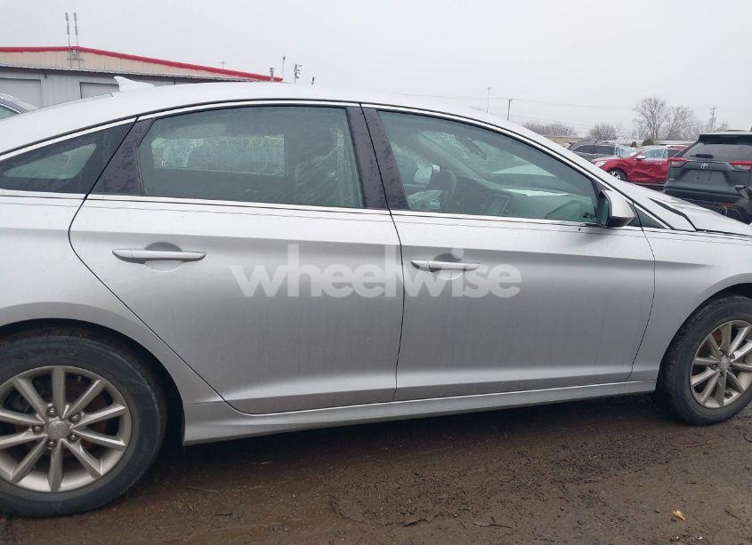 Photo 14 of 2018 Hyundai Sonata SE (VIN 5NPE24AF7JH713847)