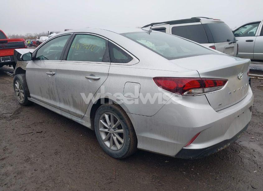 Photo 3 of 2018 Hyundai Sonata SE (VIN 5NPE24AF7JH713847)