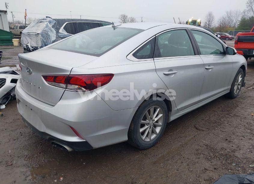 Photo 4 of 2018 Hyundai Sonata SE (VIN 5NPE24AF7JH713847)