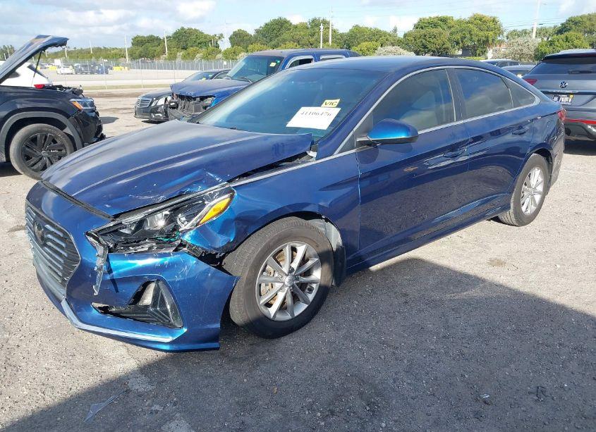 Photo 2 of 2018 Hyundai Sonata SE (VIN 5NPE24AF7JH727327)