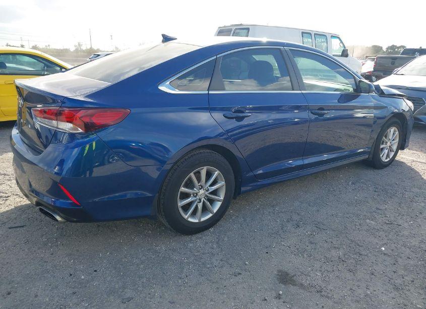 Photo 4 of 2018 Hyundai Sonata SE (VIN 5NPE24AF7JH727327)