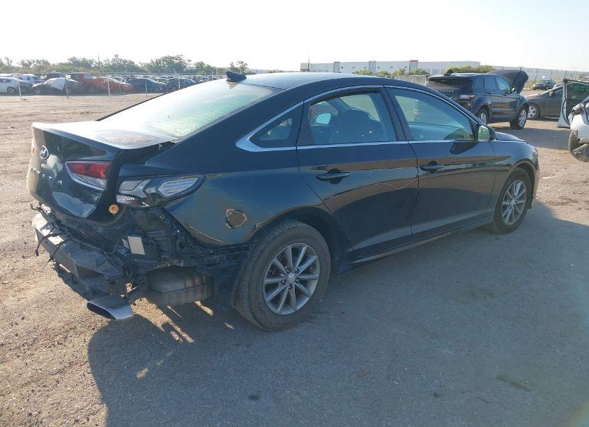 Photo 4 of 2019 Hyundai Sonata SE (VIN 5NPE24AF7KH734991)