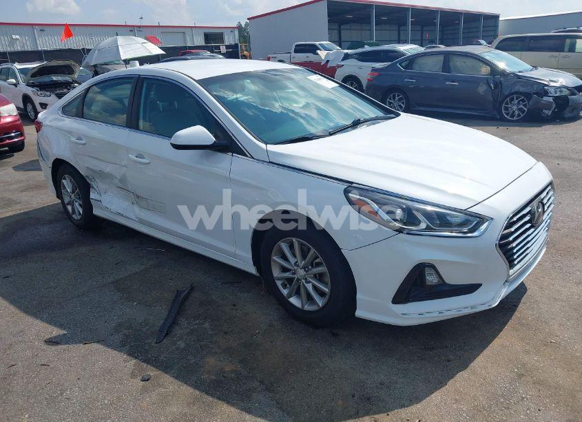 2019 Hyundai Sonata SE (VIN 5NPE24AF7KH740841) main photo