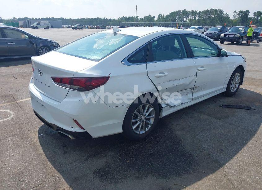 Photo 4 of 2019 Hyundai Sonata SE (VIN 5NPE24AF7KH740841)