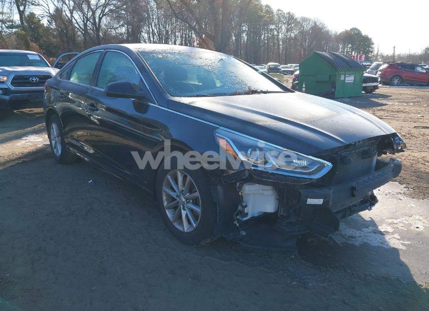 2019 Hyundai Sonata SE (VIN 5NPE24AF7KH746610) main photo