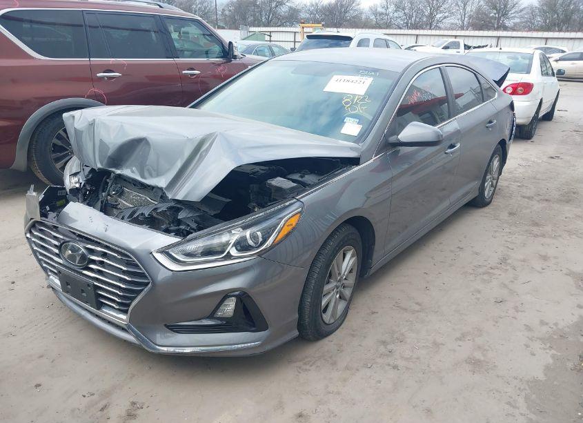 Photo 2 of 2019 Hyundai Sonata SE (VIN 5NPE24AF7KH751127)