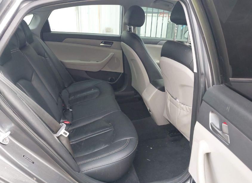 Photo 8 of 2019 Hyundai Sonata SE (VIN 5NPE24AF7KH751127)