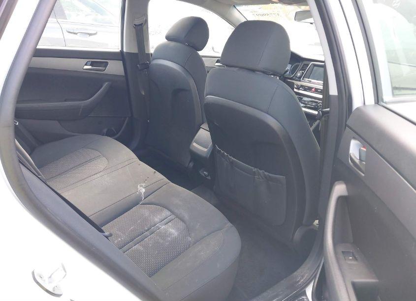 Photo 8 of 2019 Hyundai Sonata SE (VIN 5NPE24AF7KH772186)