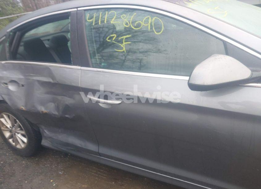 Photo 13 of 2019 Hyundai Sonata SE (VIN 5NPE24AF7KH775203)