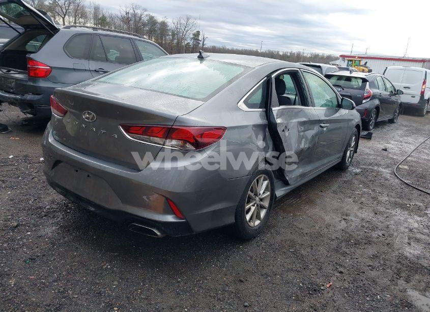 Photo 4 of 2019 Hyundai Sonata SE (VIN 5NPE24AF7KH775203)