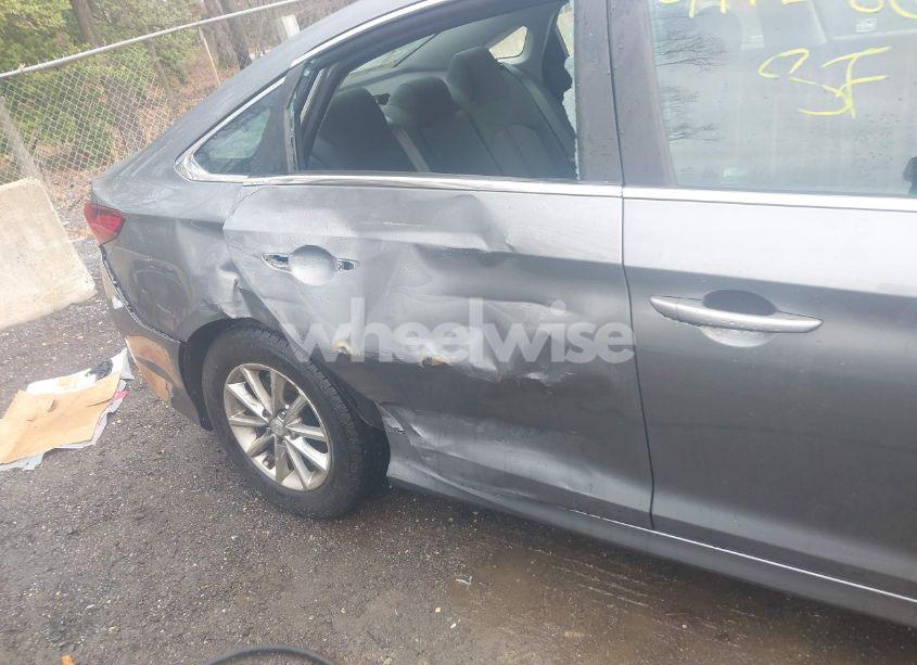 Photo 6 of 2019 Hyundai Sonata SE (VIN 5NPE24AF7KH775203)