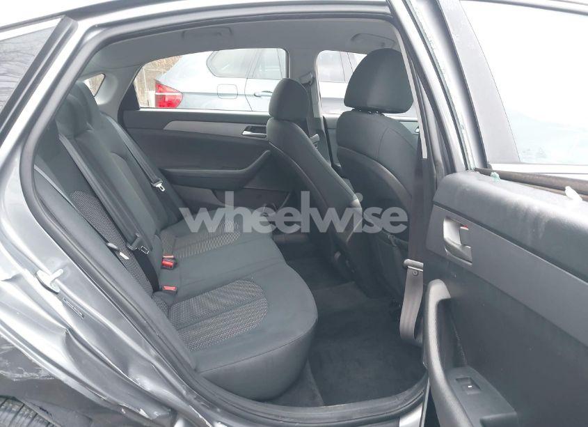 Photo 8 of 2019 Hyundai Sonata SE (VIN 5NPE24AF7KH775203)