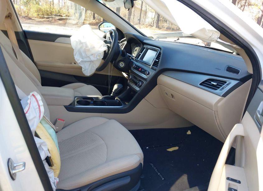 Photo 5 of 2019 Hyundai Sonata SE (VIN 5NPE24AF7KH777338)