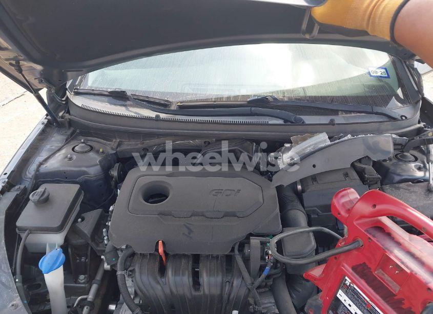 Photo 10 of 2019 Hyundai Sonata SE (VIN 5NPE24AF7KH780949)