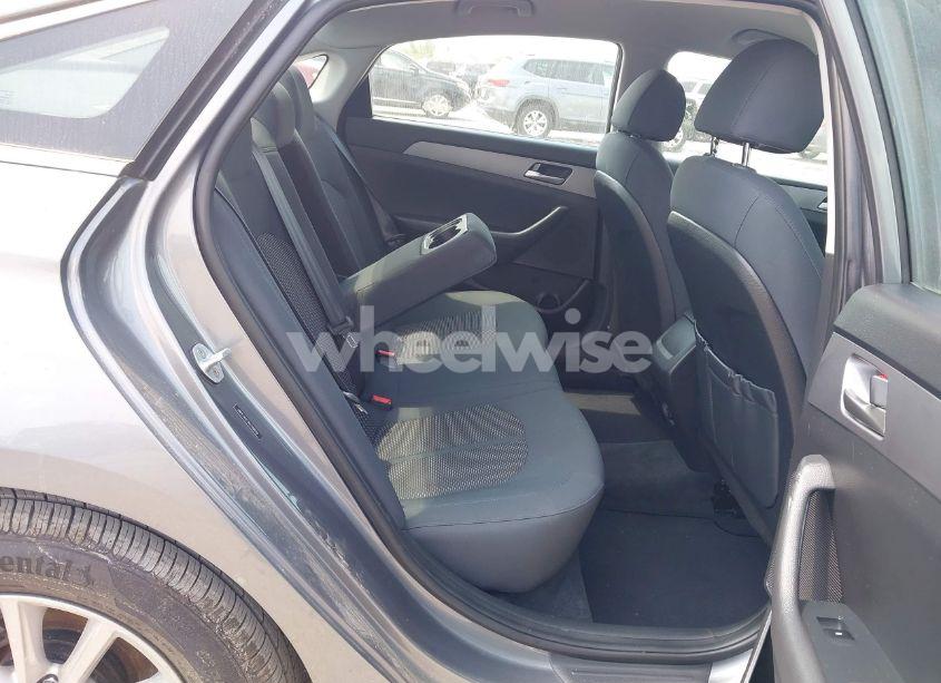 Photo 8 of 2019 Hyundai Sonata SE (VIN 5NPE24AF7KH780949)