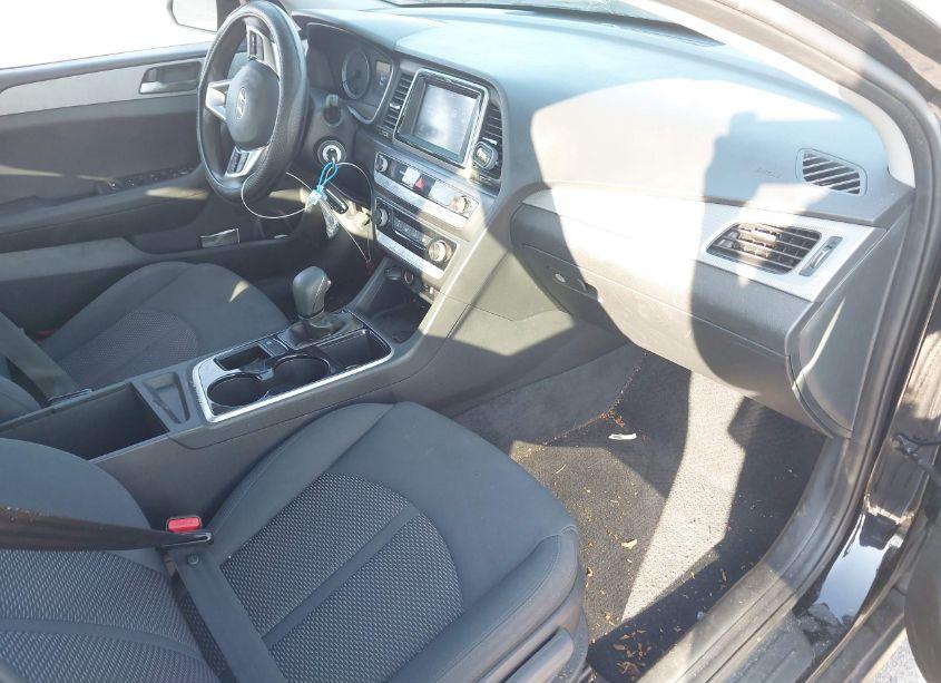Photo 5 of 2019 Hyundai Sonata SE (VIN 5NPE24AF7KH788209)
