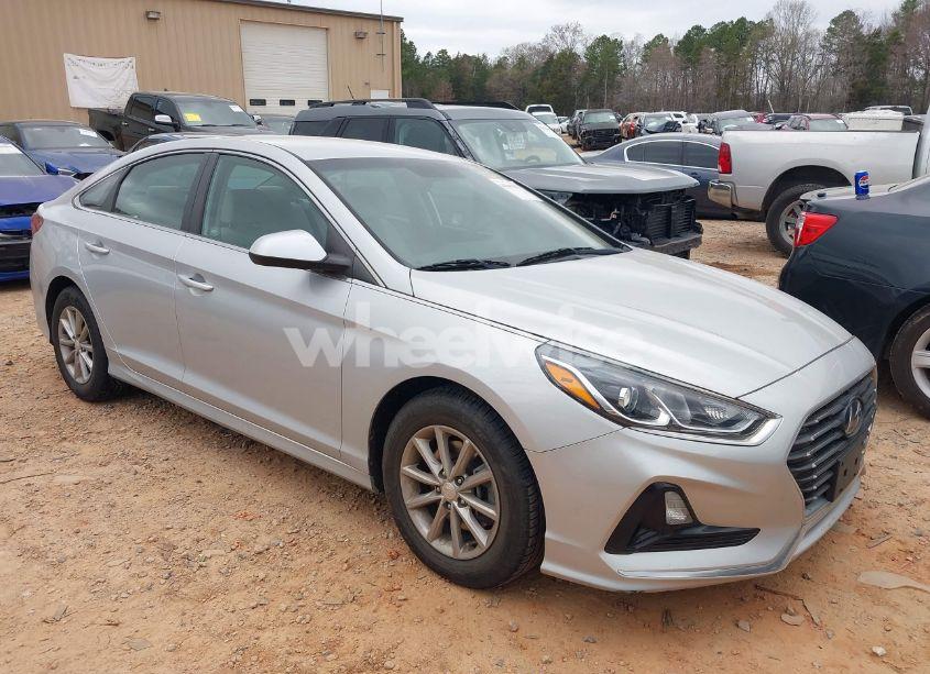 2019 Hyundai Sonata SE (VIN 5NPE24AF7KH800052) main photo