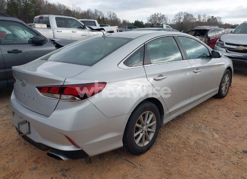 Photo 4 of 2019 Hyundai Sonata SE (VIN 5NPE24AF7KH800052)