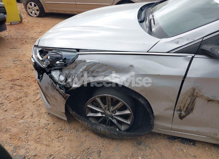 Photo 6 of 2019 Hyundai Sonata SE (VIN 5NPE24AF7KH800052)