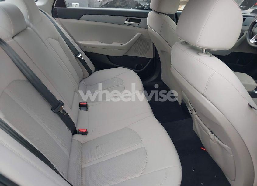Photo 8 of 2019 Hyundai Sonata SE (VIN 5NPE24AF7KH800052)