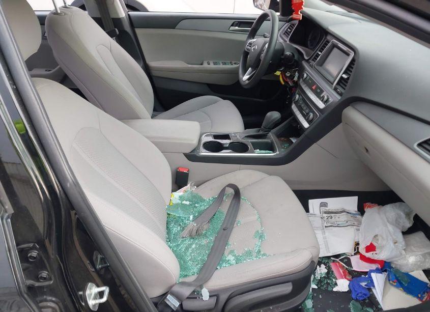 Photo 5 of 2019 Hyundai Sonata SE (VIN 5NPE24AF7KH809687)