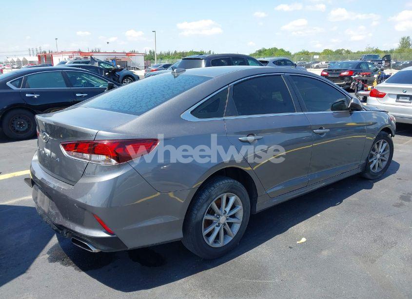 Photo 4 of 2019 Hyundai Sonata SE (VIN 5NPE24AF7KH819538)
