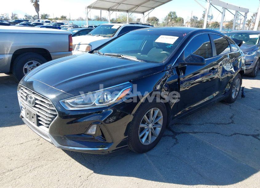 Photo 2 of 2019 Hyundai Sonata SE (VIN 5NPE24AF7KH820155)