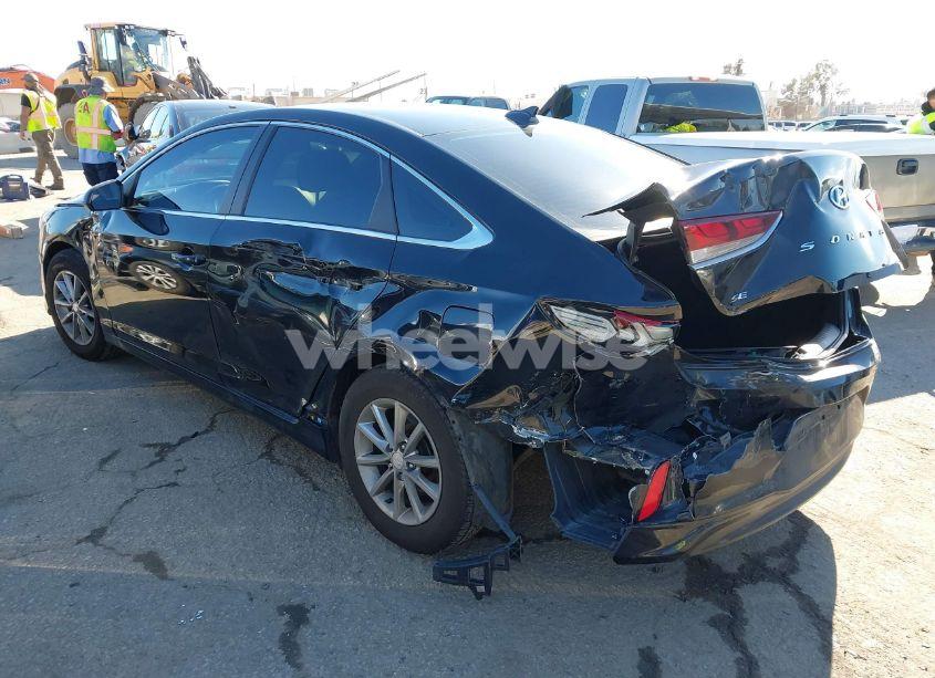 Photo 3 of 2019 Hyundai Sonata SE (VIN 5NPE24AF7KH820155)