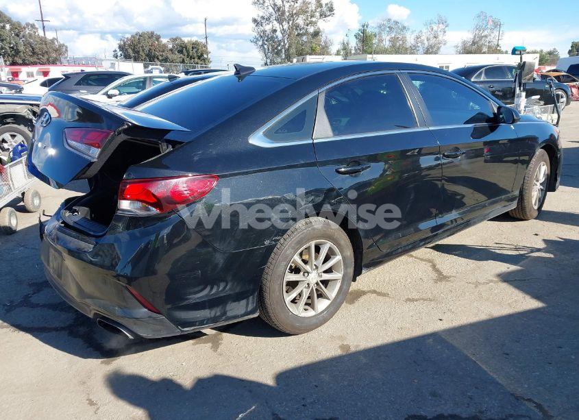 Photo 4 of 2019 Hyundai Sonata SE (VIN 5NPE24AF7KH820155)