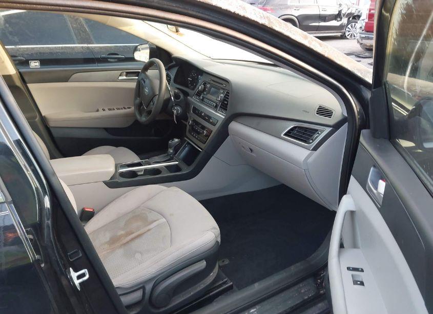 Photo 5 of 2015 Hyundai Sonata SE (VIN 5NPE24AF8FH007977)