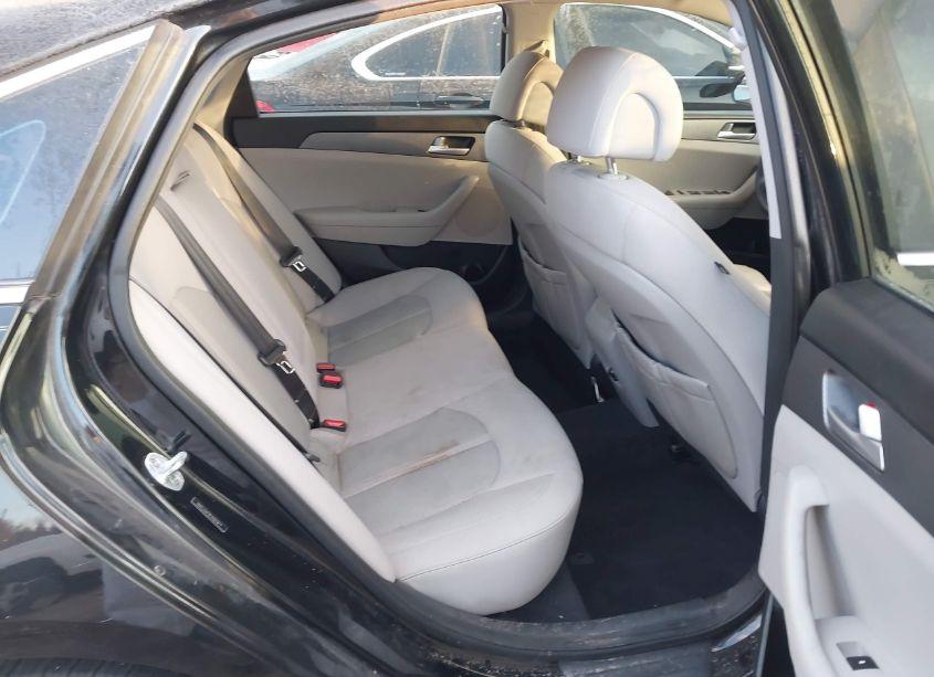 Photo 8 of 2015 Hyundai Sonata SE (VIN 5NPE24AF8FH007977)