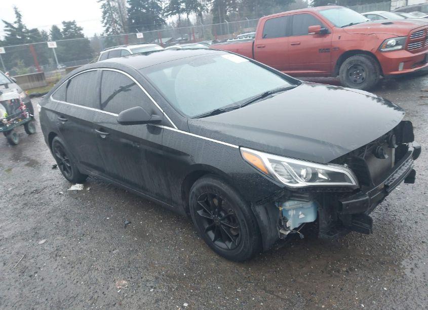 2015 Hyundai Sonata SE (VIN 5NPE24AF8FH021023) main photo
