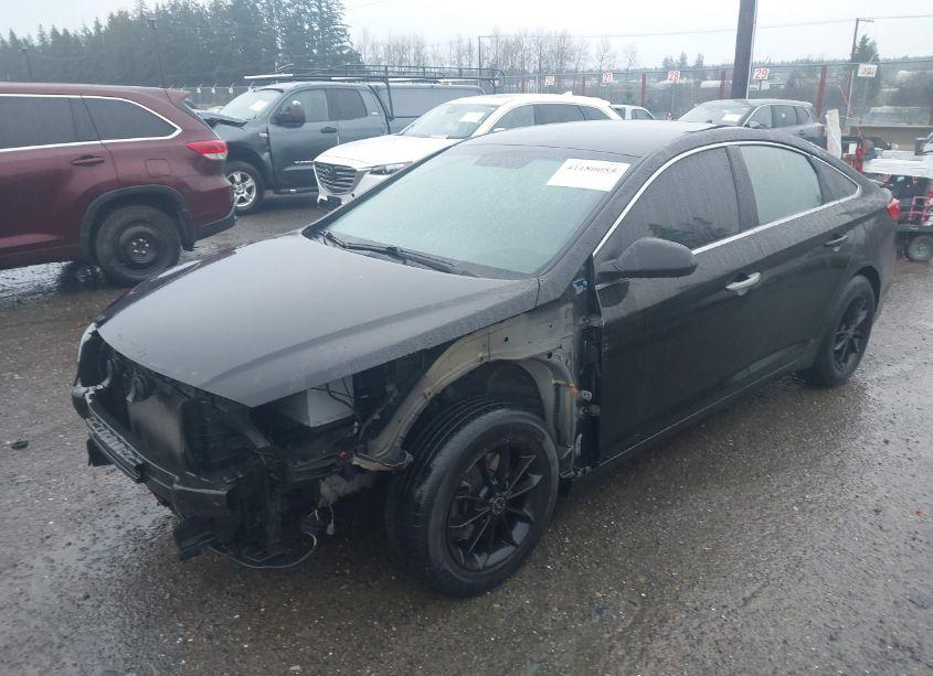 Photo 2 of 2015 Hyundai Sonata SE (VIN 5NPE24AF8FH021023)