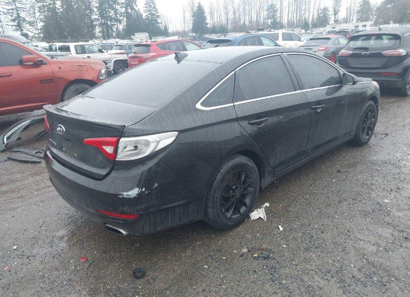 Photo 4 of 2015 Hyundai Sonata SE (VIN 5NPE24AF8FH021023)