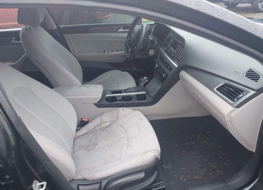 Photo 5 of 2015 Hyundai Sonata SE (VIN 5NPE24AF8FH021023)