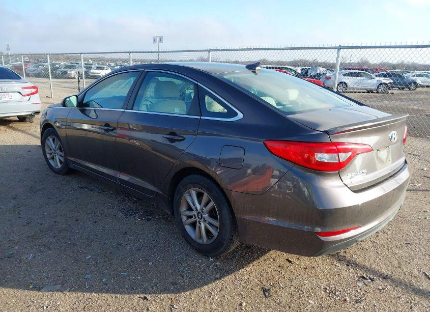 Photo 3 of 2015 Hyundai Sonata SE (VIN 5NPE24AF8FH030840)