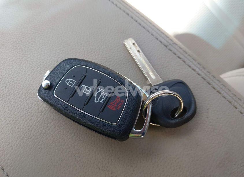 Photo 11 of 2015 Hyundai Sonata SE (VIN 5NPE24AF8FH047444)