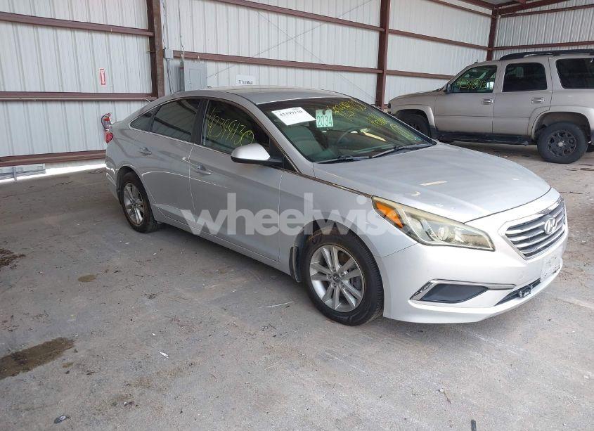 2015 Hyundai Sonata SE (VIN 5NPE24AF8FH083134) main photo