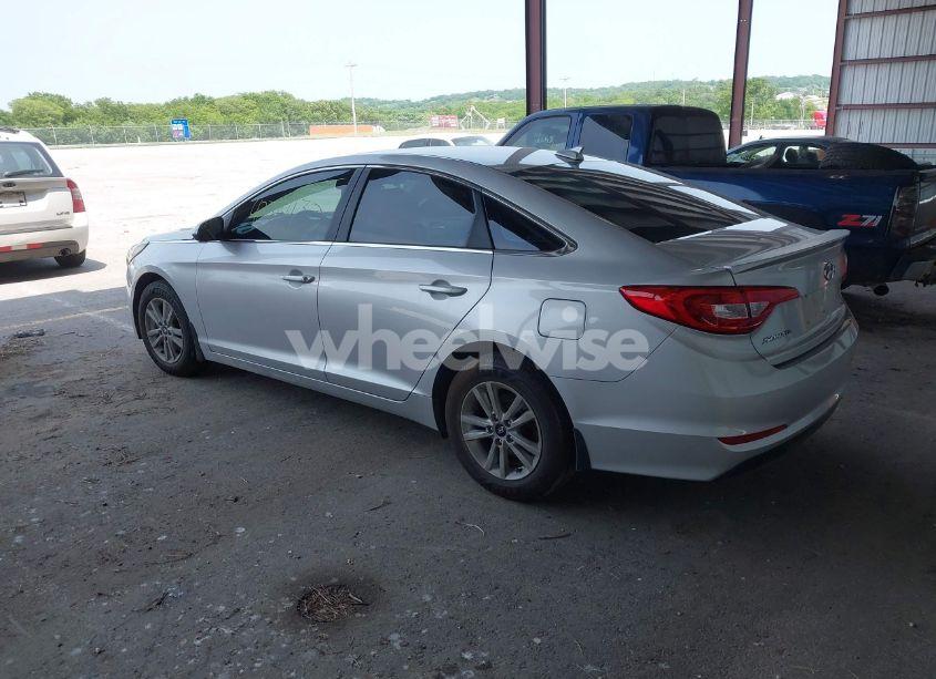 Photo 3 of 2015 Hyundai Sonata SE (VIN 5NPE24AF8FH083134)