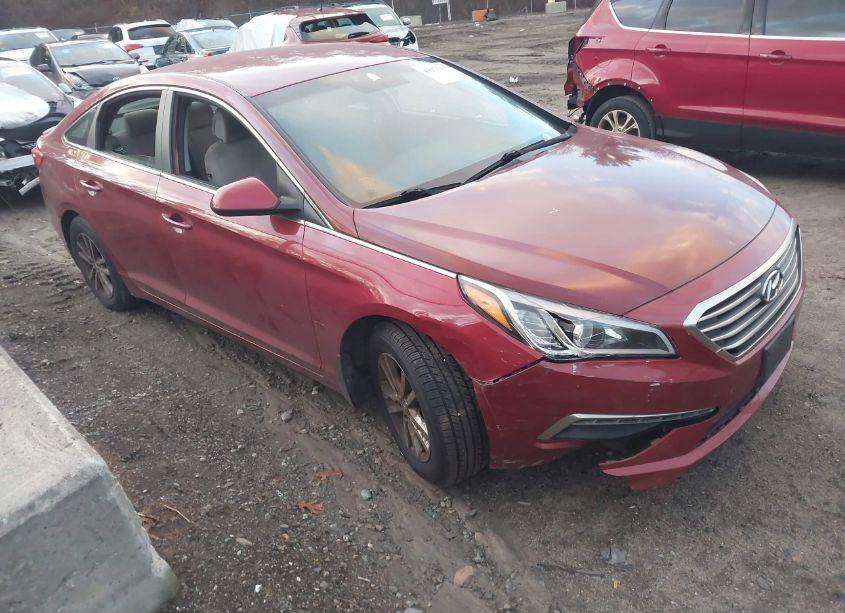 2015 Hyundai Sonata SE (VIN 5NPE24AF8FH100398) main photo
