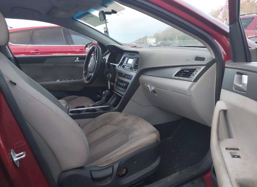 Photo 5 of 2015 Hyundai Sonata SE (VIN 5NPE24AF8FH100398)