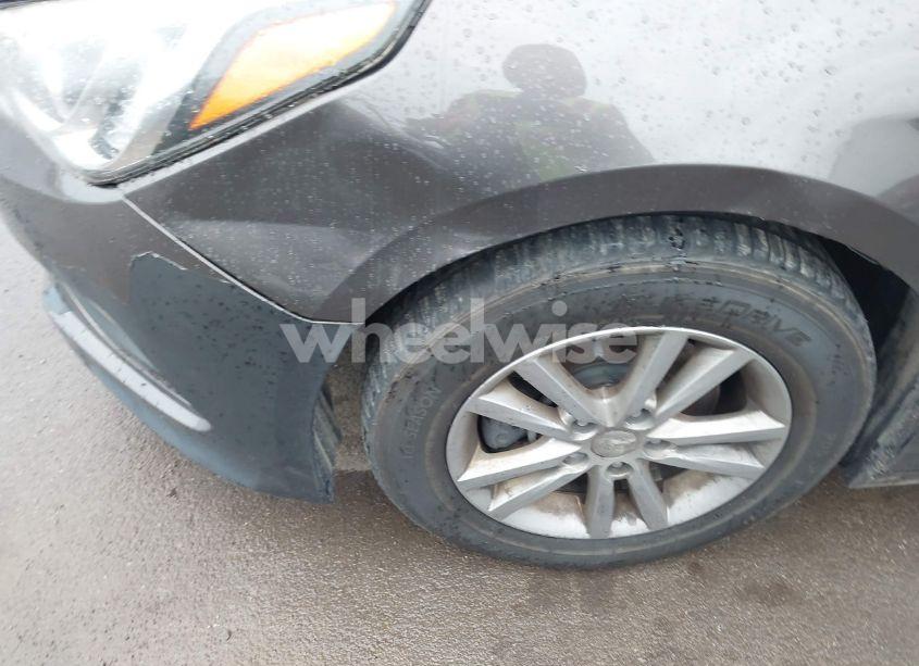 Photo 6 of 2015 Hyundai Sonata SE (VIN 5NPE24AF8FH108355)