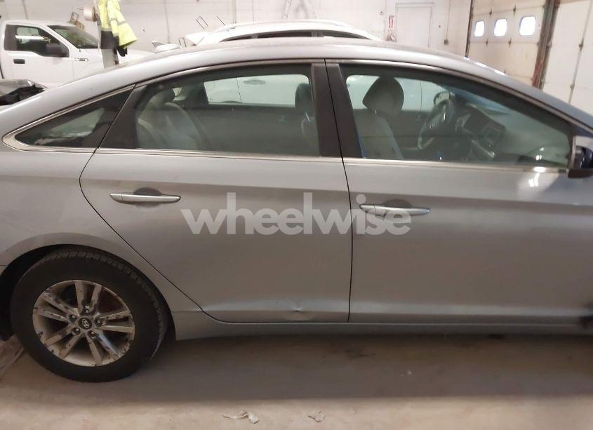 Photo 13 of 2015 Hyundai Sonata SE (VIN 5NPE24AF8FH149519)