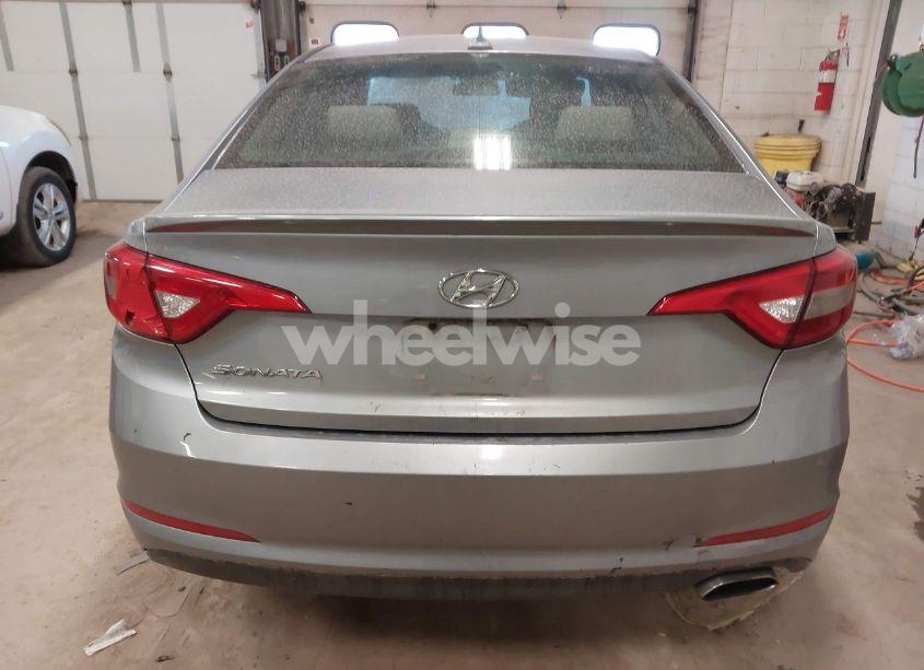 Photo 16 of 2015 Hyundai Sonata SE (VIN 5NPE24AF8FH149519)