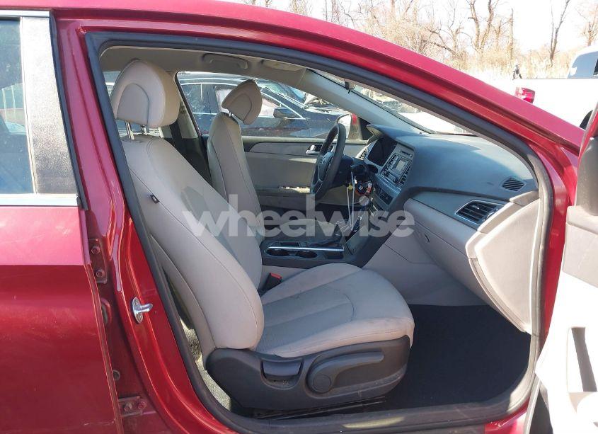 Photo 5 of 2015 Hyundai Sonata SE (VIN 5NPE24AF8FH149875)