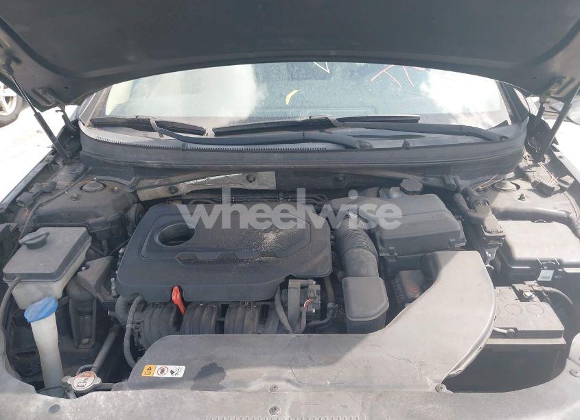 Photo 10 of 2015 Hyundai Sonata SE (VIN 5NPE24AF8FH151075)