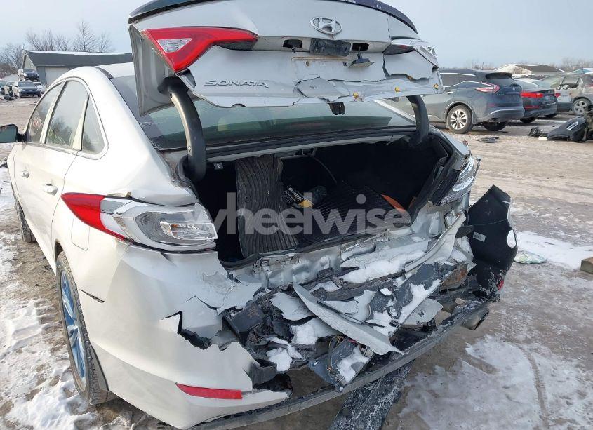 Photo 6 of 2015 Hyundai Sonata SE (VIN 5NPE24AF8FH157443)