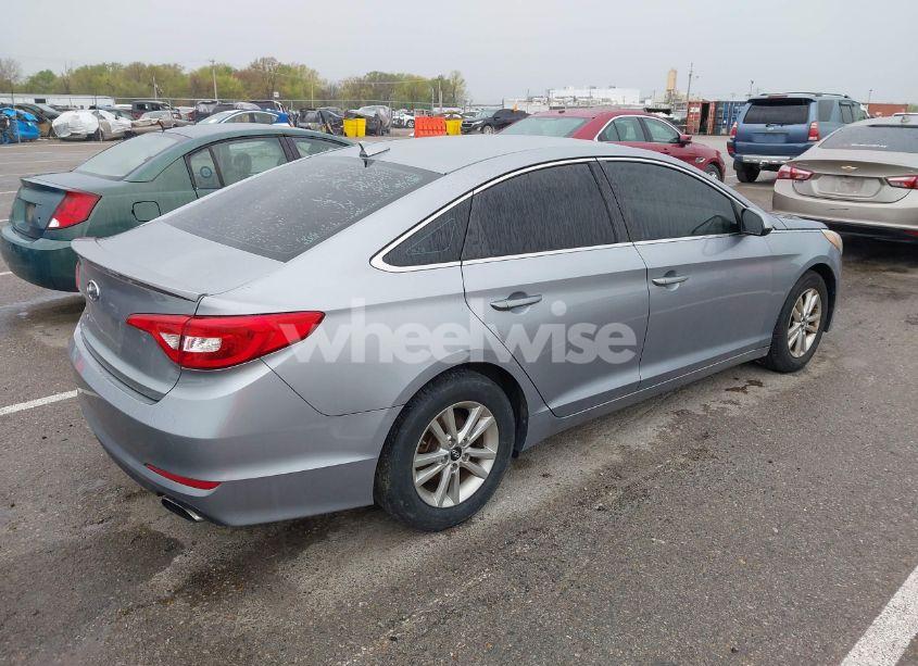 Photo 4 of 2015 Hyundai Sonata SE (VIN 5NPE24AF8FH170399)