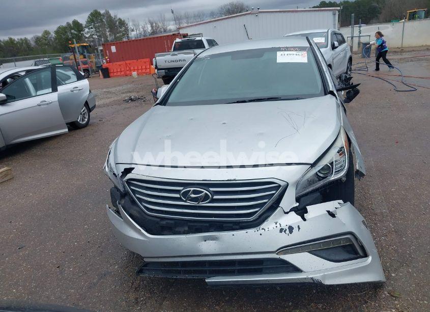 Photo 13 of 2015 Hyundai Sonata SE (VIN 5NPE24AF8FH177319)